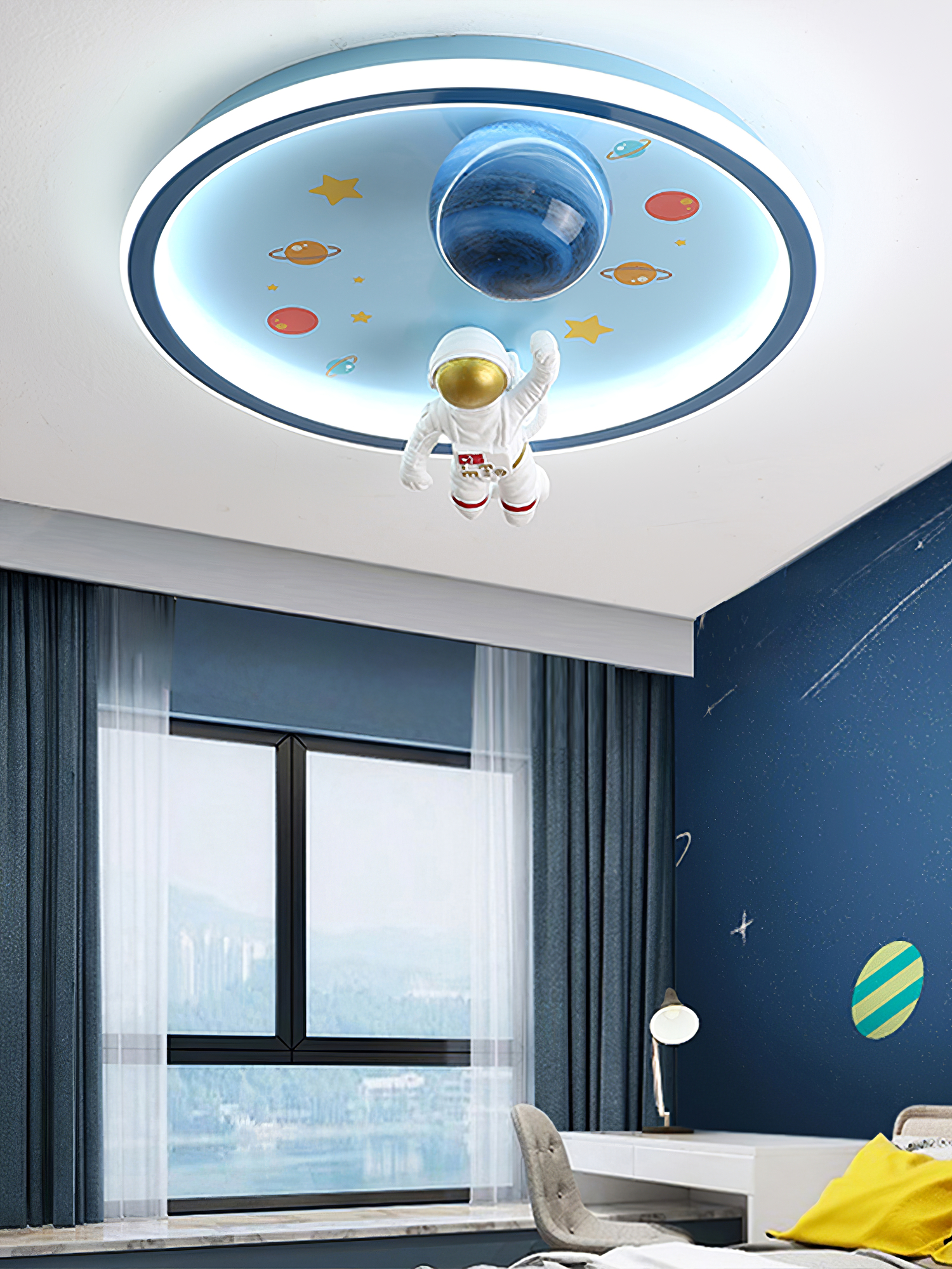 Astronaut Planet Ceiling Lamp Mooielight